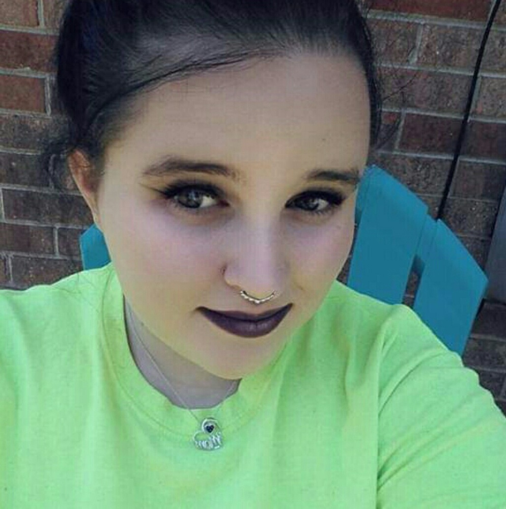 Meet your Posher, Alexis